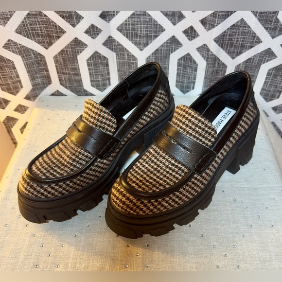Steve Madden Shoes - Stylish Houndstooth Loafers